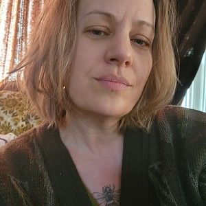 Meet your Posher, Carla